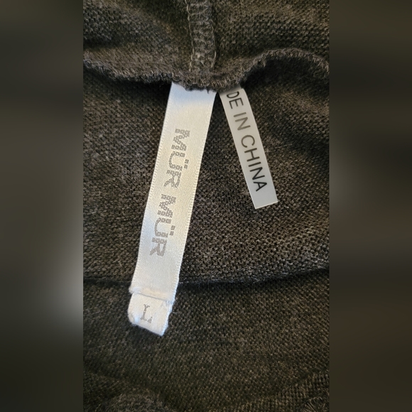 NWOT Mur Mur Poncho Style Top with Hood - Size L - Picture 7 of 8